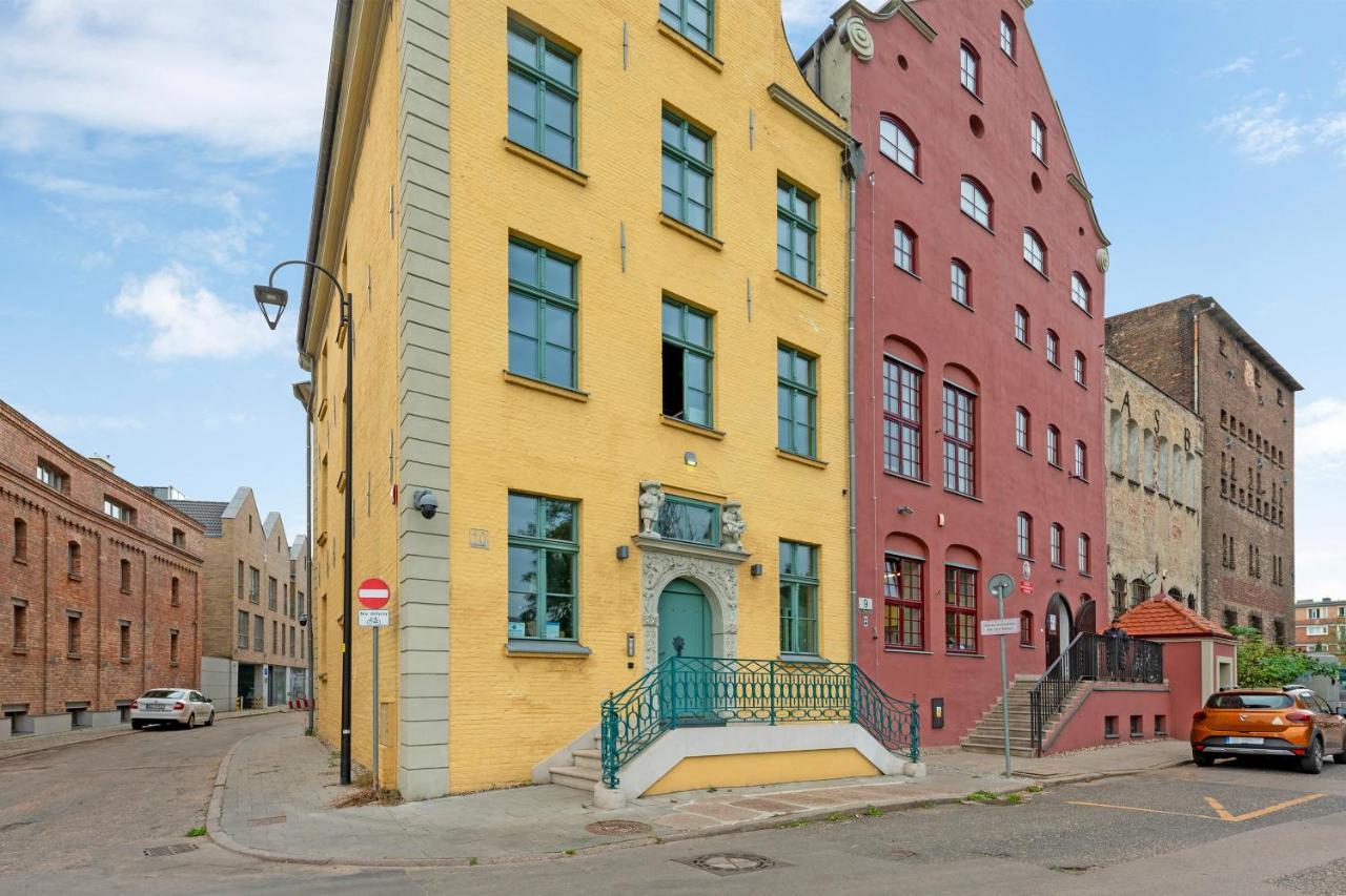 Historical Townhouse By Blue Mandarin — Photos 3